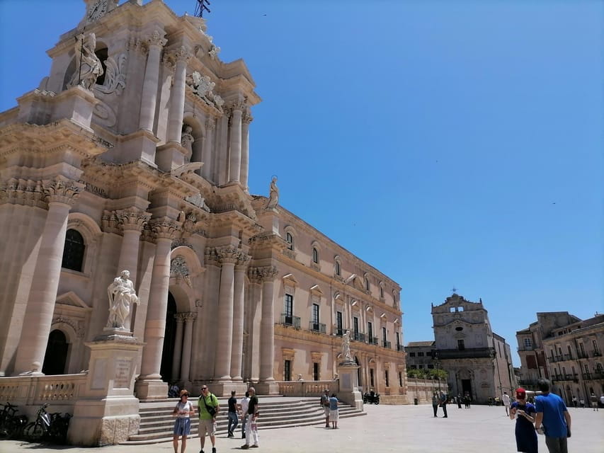 |FROM CATANIA|Tour of Siracusa, Ortigia, Noto [PRIVATE TOUR] - Strolling Through Ortigia: Market, Landmarks, and Fountains
