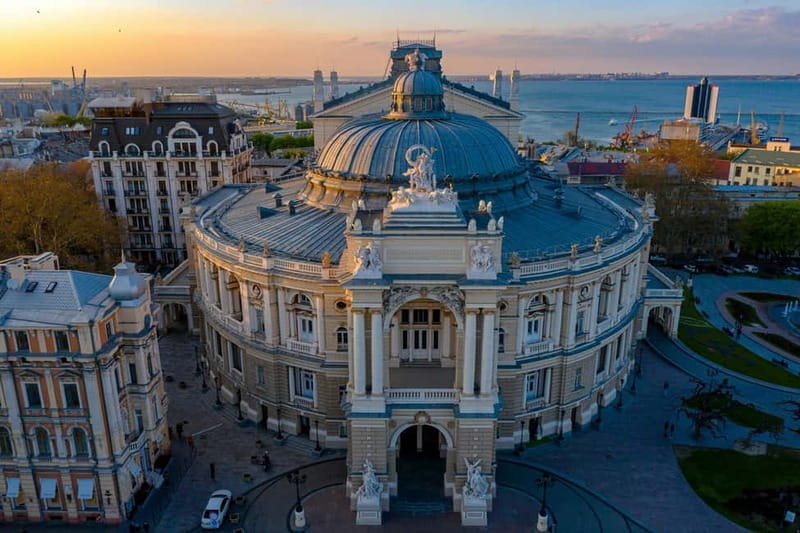 From Chiinu to Odesa: A Tasty Day Trip! - Arriving in Odesa: First Impressions