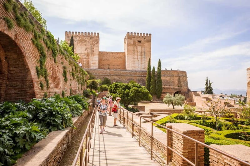 From Costa del Sol: Granada Full-Day Tour - Visiting the Alhambra: A Closer Look