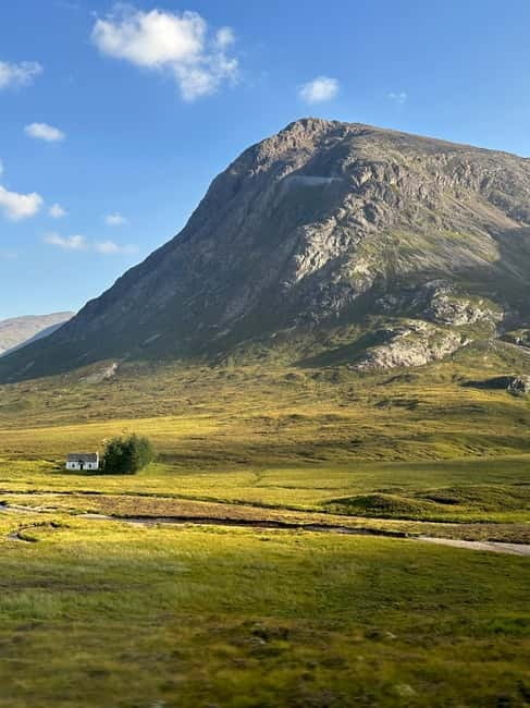 From Edinburgh: Glenfinnan, Fort William and Highland Cows - Fort William: Town with a View
