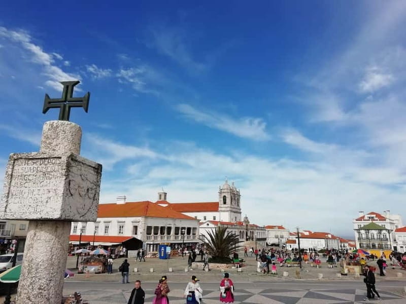 From Fátima: Batalha and Nazaré Guided Tour - Detailed Breakdown of the Itinerary