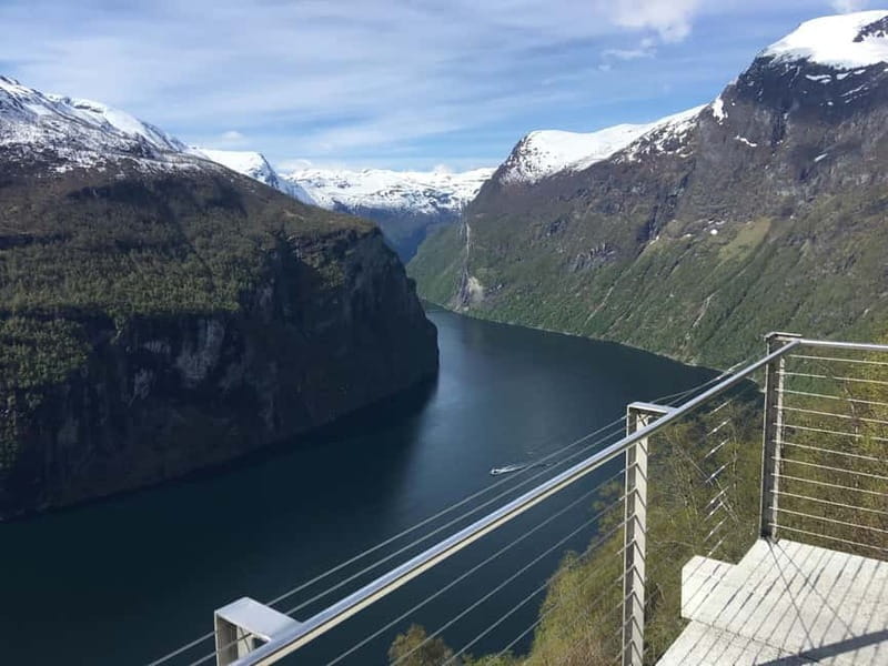 From Hellesylt: Geiranger Highlights Tour with Photo Stops - The Eagle Bend Photo Stop: A View to Remember