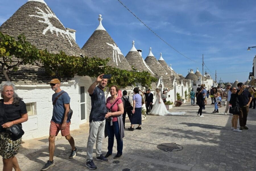 From Lecce: Alberobello, Ostuni & Locorotondo with Aperitif - Exploring Ostuni: The White City’s Charm