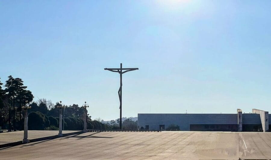 From Lisbon: Nazaré, Fátima, and Batalha Day Trip - What Travelers Can Expect: The Good, the Practical, and the Considerations