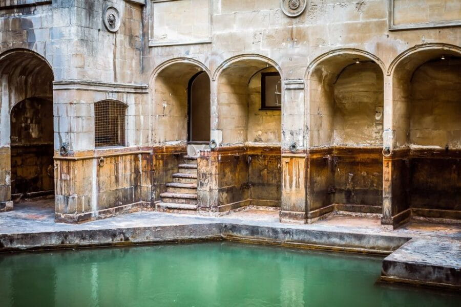 From London: Stonehenge and Bath Day Trip with Ticket - Guides and Commentary: Making the Day Special