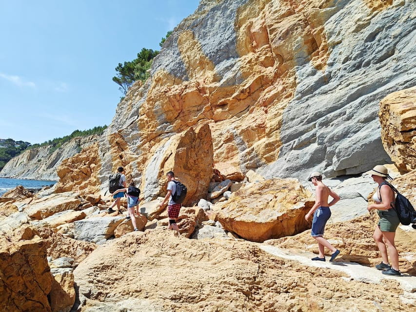 From Marseille to the Calanques Blueues by train, hike, lagoons and villages - Price and what it means for value