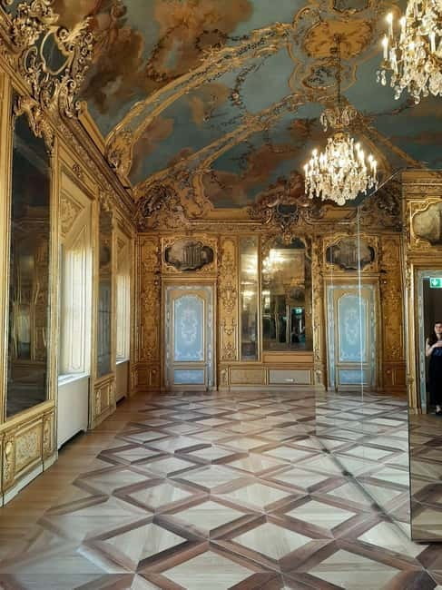 From Milan: discover the Royal Palace of Turin and the Kings of Italy - Exploring the Itinerary: What to Expect at Each Step