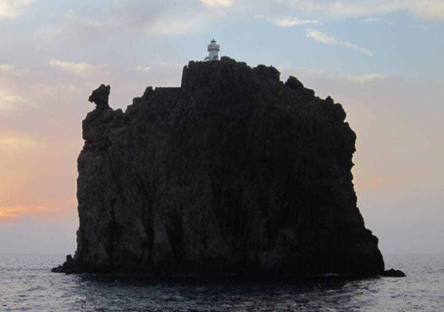 From Milazzo: Panarea & Stromboli Boat Trip - Daylight on Panarea: Culture and Beaches