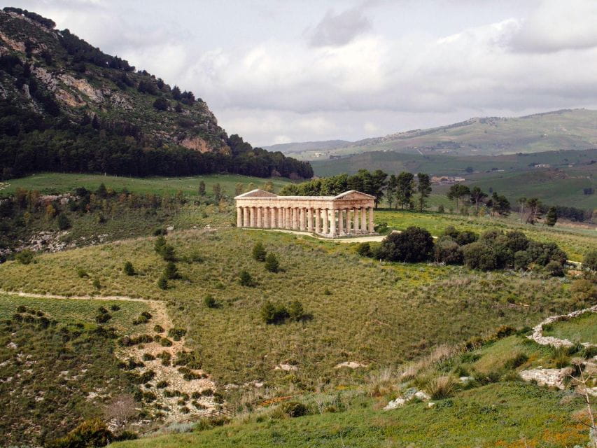 From Palermo: Segesta Archaeological Park Transfer - Entering the Ancient World at Segesta: First Impressions