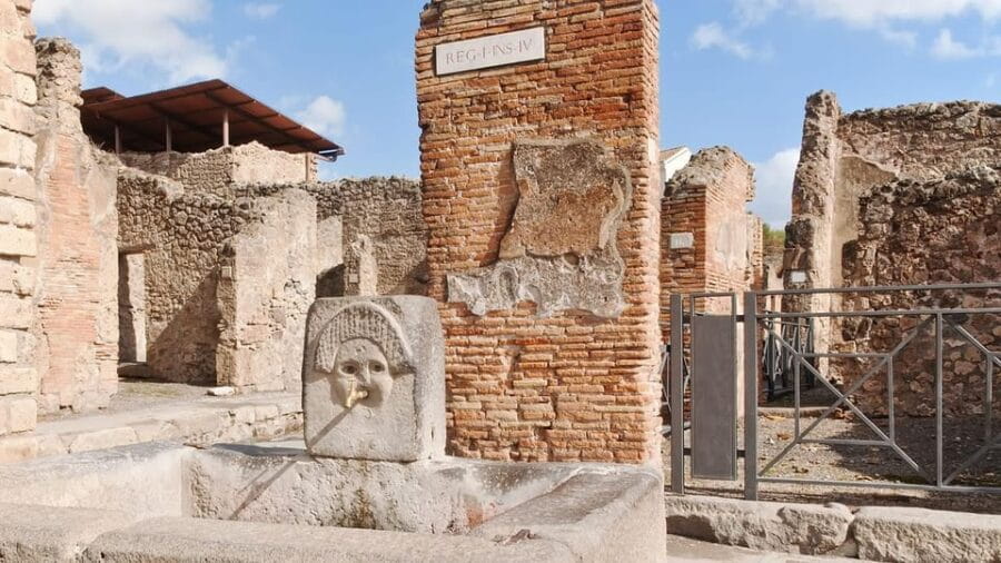 From Pompeii: Walking Tour with Guide in the Excavations - In-Depth: Navigating the Ruins and What You’ll See