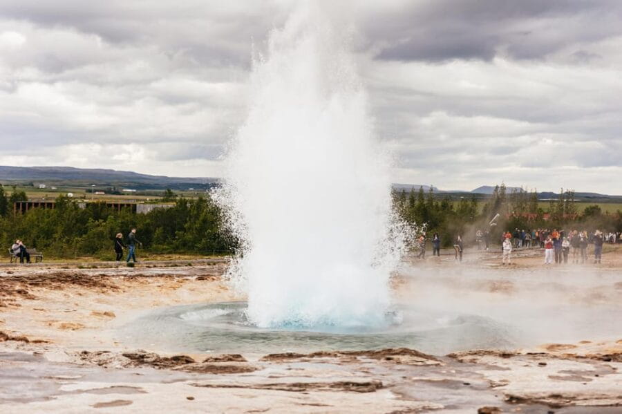 From Reykjavík: Golden Circle Tour and Silfra Snorkeling - Exploring Iceland’s Golden Circle and Silfra: A Deep Dive