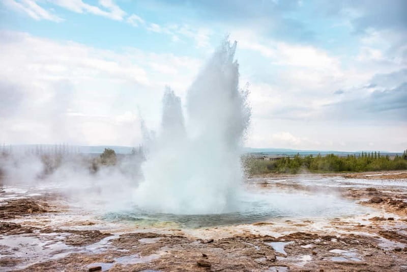 From Reykjavik: Small Group Golden Circle Day Trip - The Geysir Hot Springs: A Geothermal Showcase