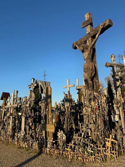 From Riga: Trip to the Hill of Crosses and Pearls of Jelgava - Price, logistics, and overall value