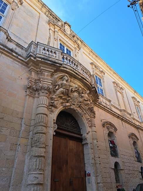 From Sliema: Mdina and Rabat Trip - A Quick Snack at Il-Serkin