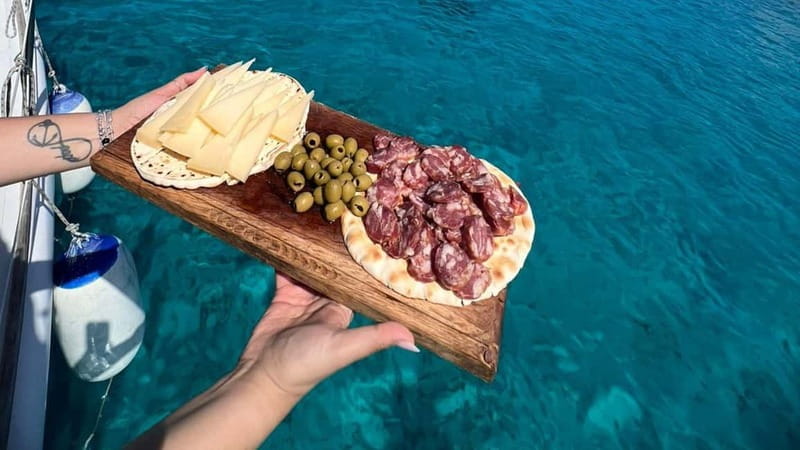 From Stintino: boat trip to Asinara - Meeting and Logistics: Making It Easy