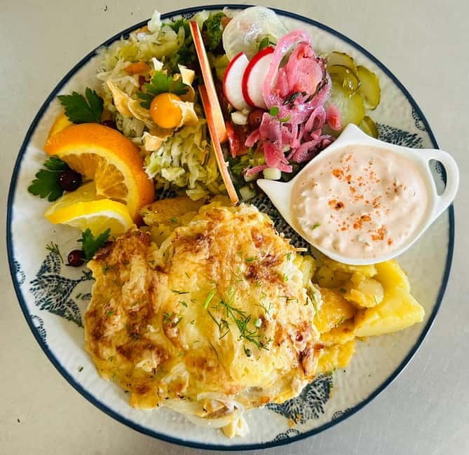 From Tallinn: Culinary and Cultural Tour to Eastern Estonia - Lakeside Cafes: Tasting Peipsi’s Traditional Dishes