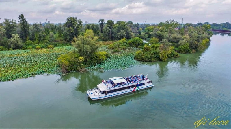 From the magic of the lakes to the ingenuity of Leonardo: sailing through waters and locks - Exploring Mantua’s Waterways: A Deep Dive
