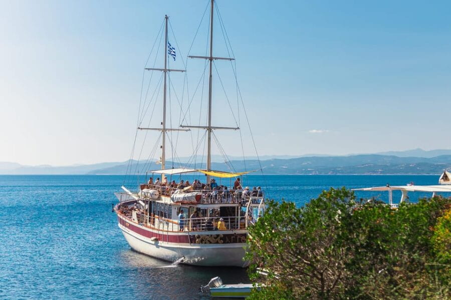 From Thessaloniki: Halkidiki Blue Lagoon Cruise with Lunch - A Charming Stop at Ammouliani Island