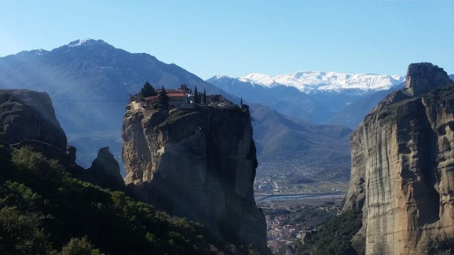 From Thessaloniki: Meteora Small Group Day Trip - Inside the Monasteries: A Glimpse of Monastic Life