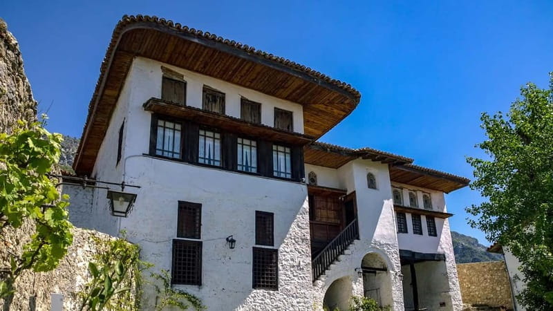 From Tirana: Krujë and Durrës Day Trip with Guide - Exploring Krujë Castle and Its Significance