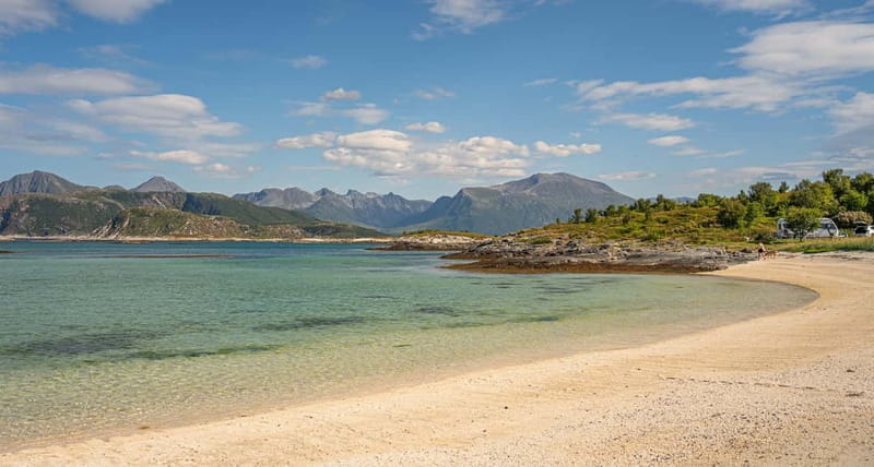 From Tromsø: Arctic Roadtrip: fjords tour with scenic picnic - Food and Comfort in the Arctic Wilderness