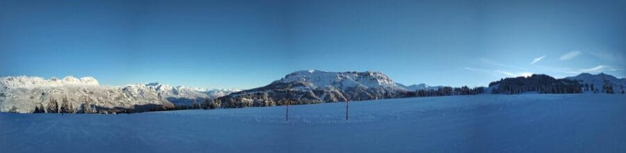 From Zurich main station: 4h ski school for beginners with arrival - The Scenic Journey to the Slopes