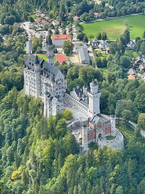 From Zurich: Neuschwanstein Castle Private Tour with Lunch - A Tasty Bavarian Interlude