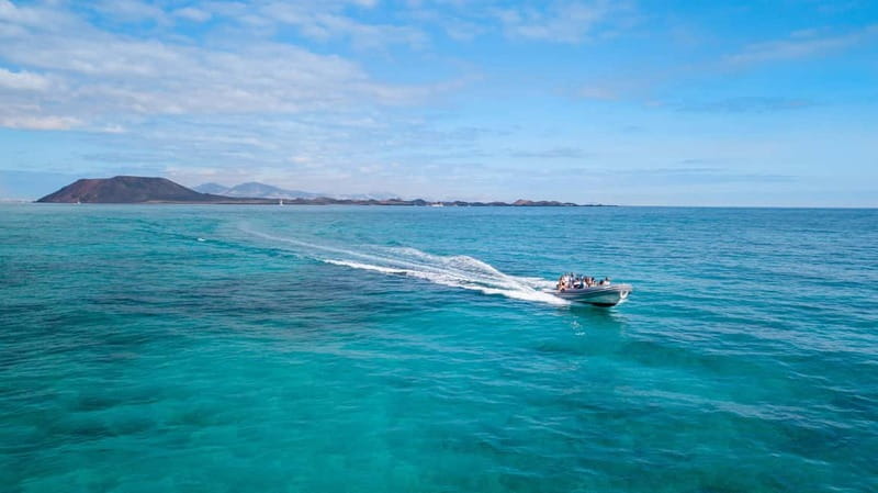 Fuerteventura: 1 hour private mini-cruise on Lobos Island - Exploring Lobos Island by Speedboat