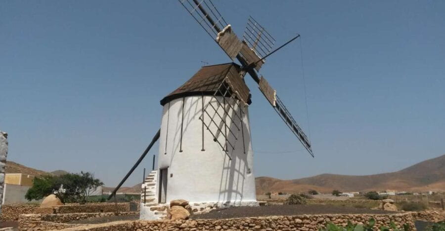 Fuerteventura: Full Day Tour with Lunch - Transportation and Logistics: How the Day Runs