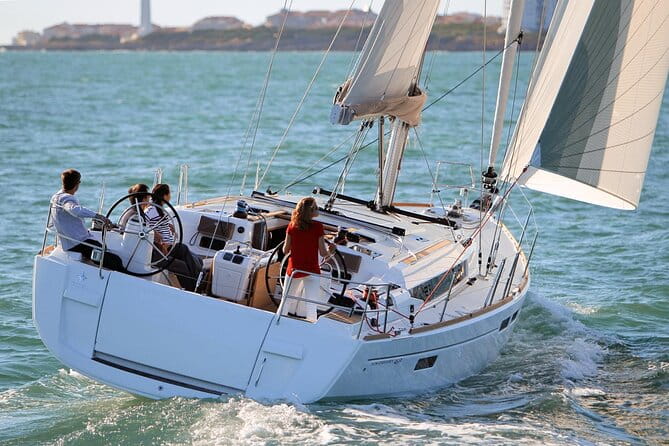 Full Day Cruise on Sailing Boat in Mallorca - Top-Notch Amenities for a Comfortable Day