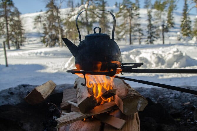 Full-Day Snowshoeing Adventure in Amethyst Mine Pyhä Luosto - Trekking through the Snow-Laden Forests