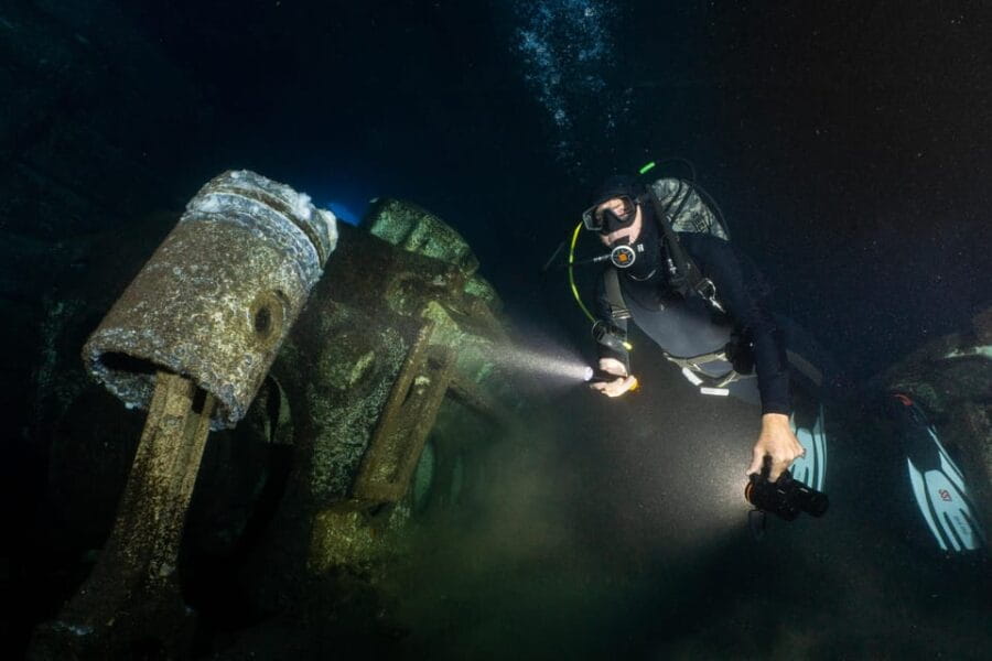 Funchal: Wreck dive F488 Frigate - certified divers - Introduction: Unlocking Madeira’s Wreck Adventure