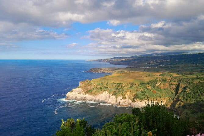 Furnas Volcano Experience: Lush Valleys & Steaming Earth - Inside a Volcanic Crater: Furnas
