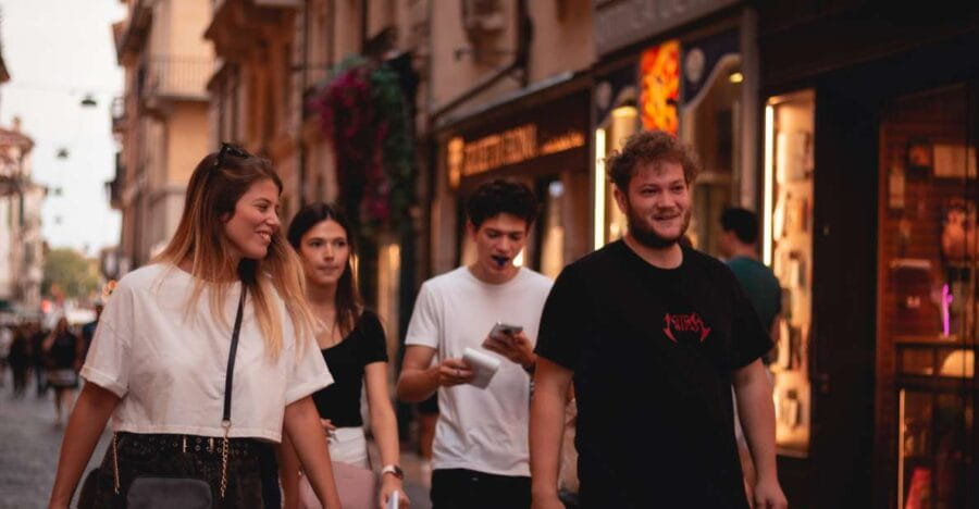 Fusion between treasure hunt and escape room in Bologna - The Challenge of Tech and Clues