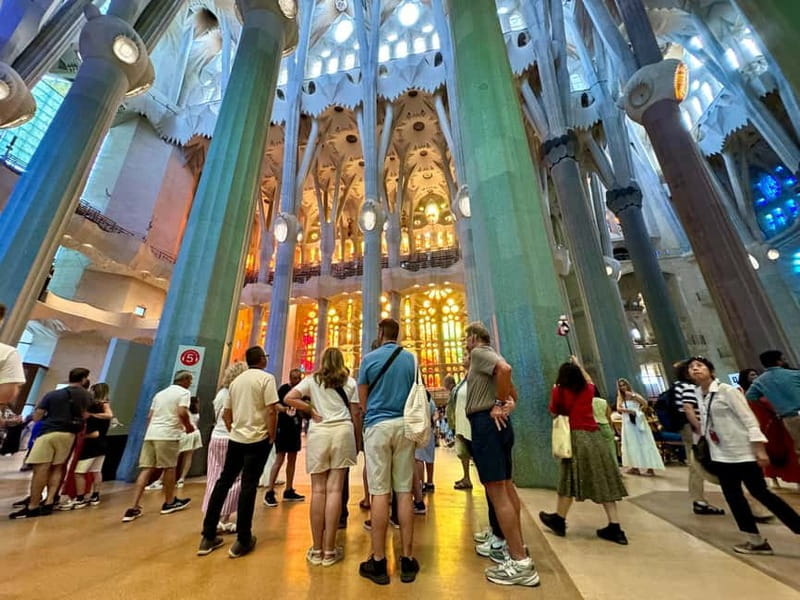 Gaudi Barcelona in 1 Day: Sagrada Familia, Park Guell, tapas - Exploring Park Güell: Fun and Views