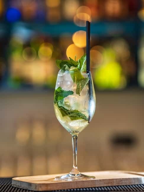 Gdask: Sky-High Views & Cocktail - Olivia Star Top Floor - Who Will Love This Experience?