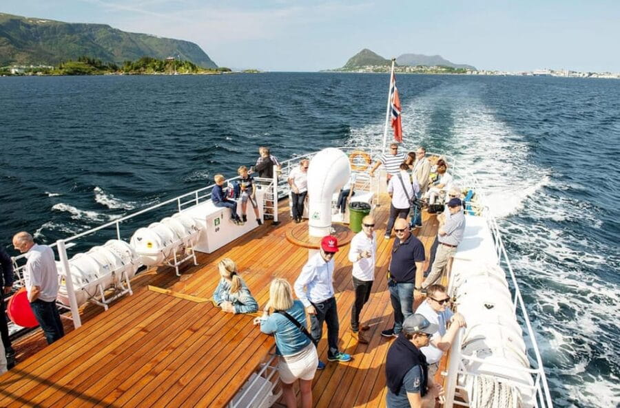 Geiranger-Ålesund Sightseeing Tour (one way) - Key Points/Takeaways