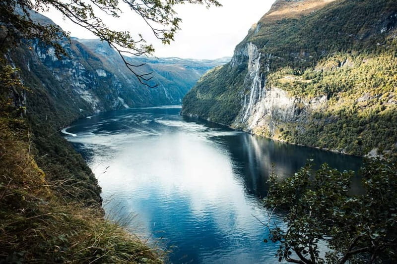 Geiranger: Kayak Tour with Waterfall Views - Entering a World of Mountain and Water