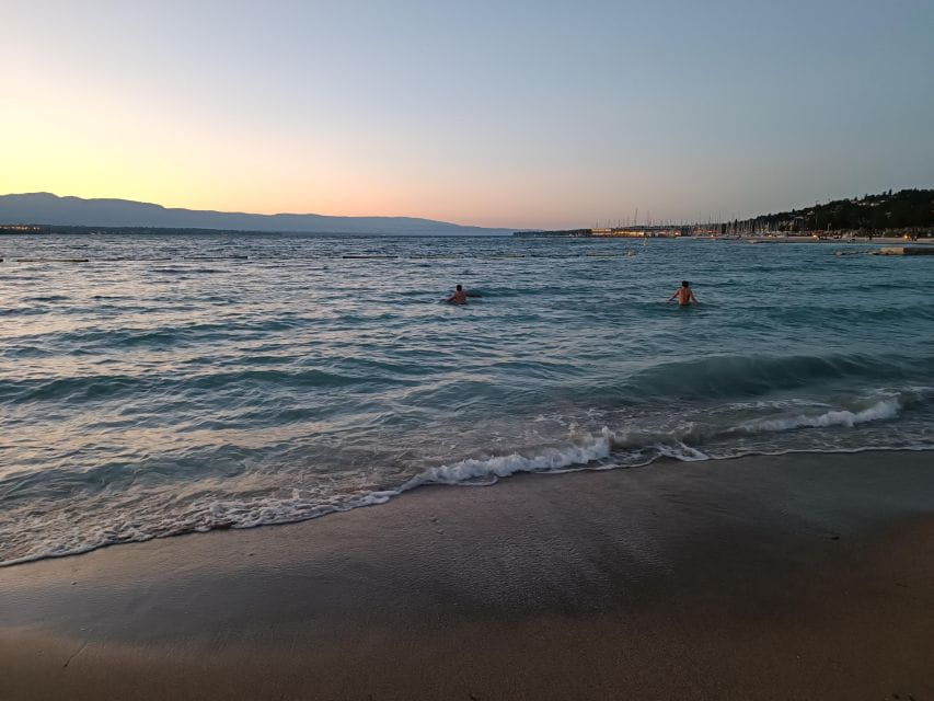 Geneva: Private Walking Tour with a Local Guide - How the Tour Works and What You Need to Know