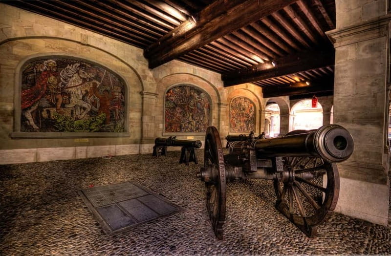 Geneva: Whispers of the Old Town Walking Tour with Apéritif - Who This Tour Is Perfect For