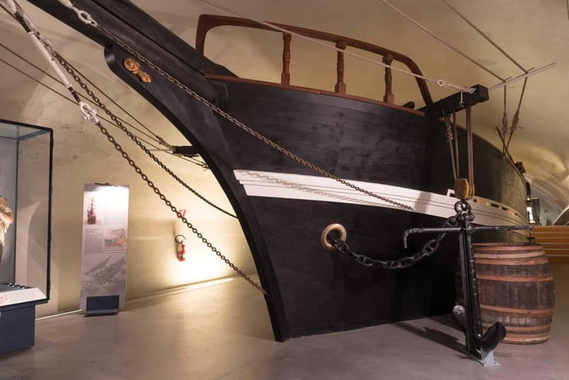 Genoa: Galata Maritime Museum and Nazario Sauro Submarine - The Submarine Experience: Living Conditions and Realism