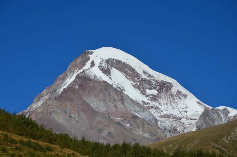 Georgia: climbing mount Kazbegi - Who Will Love This Experience?