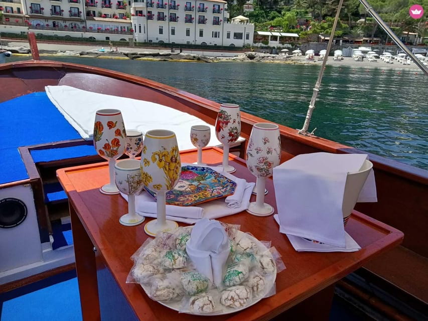 Giardini Naxos: Isola Bella and Grottos Cruise with Aperitif - Itinerary Breakdown: From the Port to the Caves and Beyond
