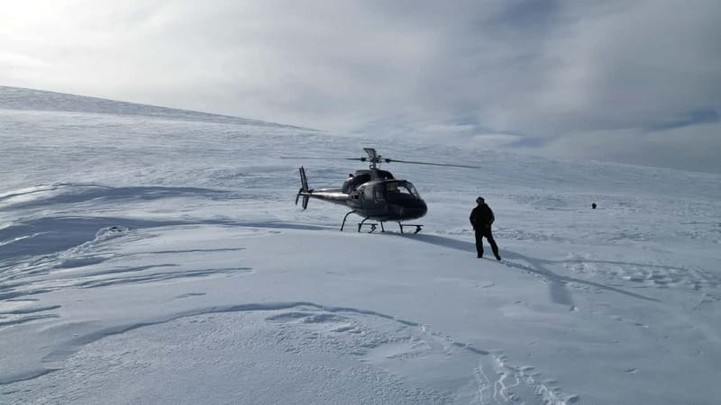 Glacier Landing Adventure from Gullfoss - A Closer Look at the Glacier Landing Adventure from Gullfoss