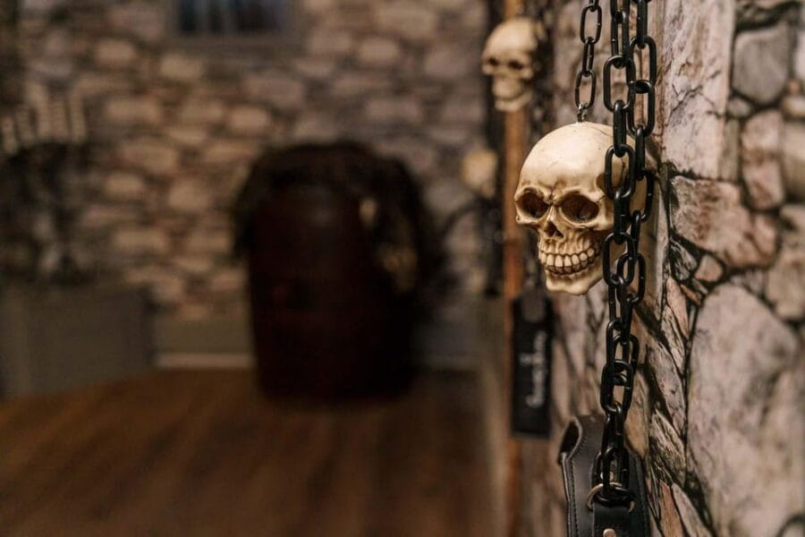 Glasgow: Escape Room The Ghost of Mary Queen of Scots - The Story and Theme – Rich in Scottish History and Ghostly Lore