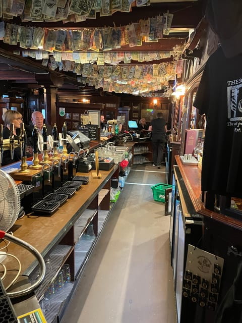 Glasgow :Go Drinking whisky with a Scotsman. - Who Will Love This Experience?