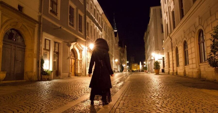 Görlitz: Ghosts and Spooky Historical Night Walking Tour - Wandering the Shadowy Alleys and Hidden Pathways