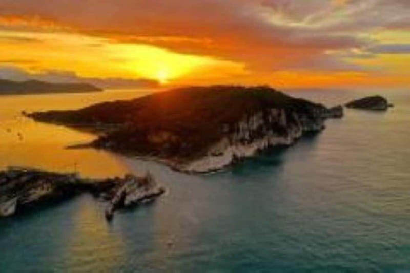 GOZZO - SUNSET TOUR WITH APERITIVO PRIVATE BOAT - Exploring the Islands and Coastal Grottoes