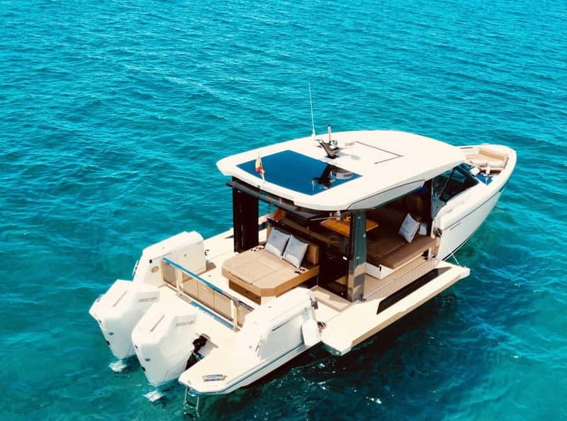 Gran Canaria: Private Luxury Boat Charter with Food & drinks - Setting Sail on a Private Yacht: What to Expect