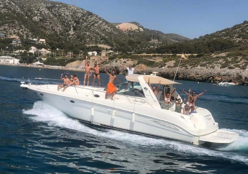 Gran Canaria: Shared yacht excursion with beverages, lunch and snorkeling - Navigating the Details: Logistics and Tips